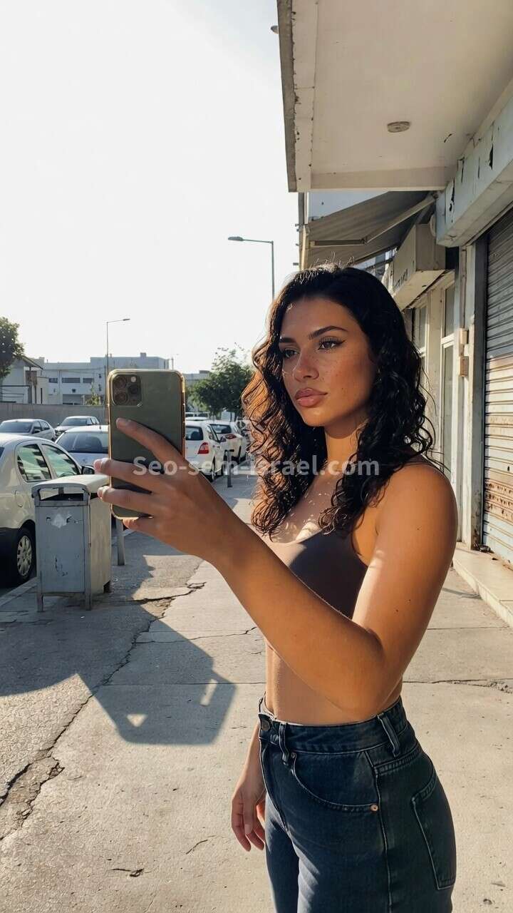 איך לדבר עם הבחורה שמגיעה אליך בלי להפסיד אותה